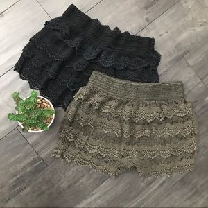 Lacy Shorts With Elastic Waist, Lot Of Two